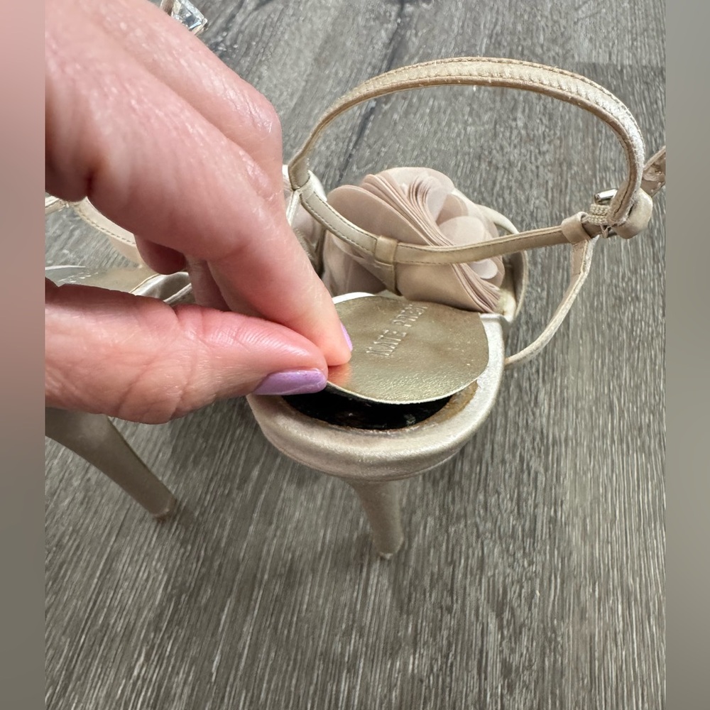 Never Worn Kate Preston Elegant Beige / Champagne Women's Floral Heels 7 1/2 - Picture 6 of 12